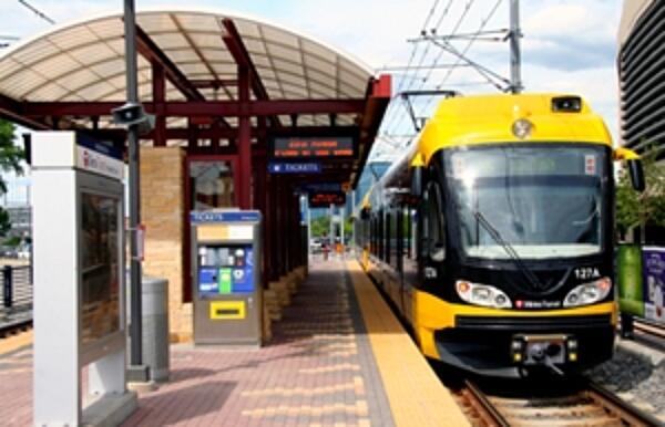 Metro Transit Hiawatha Platform